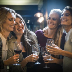 Vazhdon të flasësh me gocat dhe nuk bën asgjë