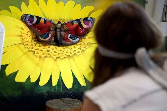 "Unë mendoj se është një pamje shumë e bukur, edhe nëse nuk e dini se është një pikturë trupi," tha Johannes për punën e tij.