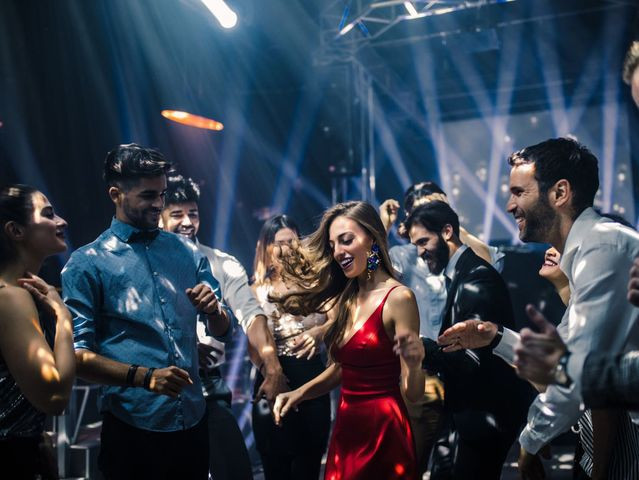 Cilën do preferoje të veshësh në një party