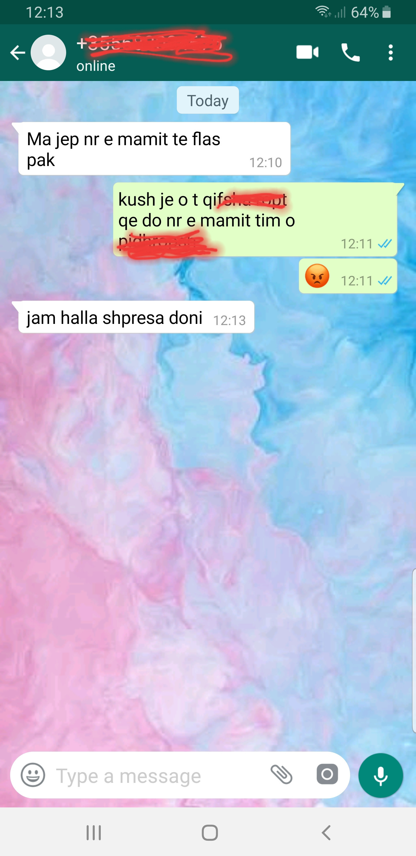 Kur e shan hallën pa dashje