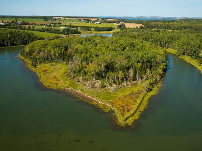 1. Ishulli Gillis Island, Prince Edward , Canada: $75,000