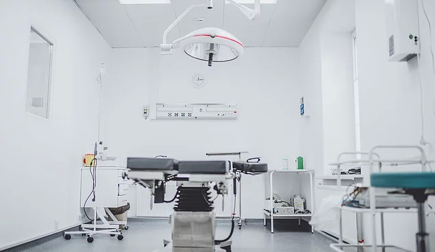 Deri në vitin 1987, Akademia Amerikane e Pediatrisë e konsideronte etike të operonte foshnjat e porsalindura pa anestezi.