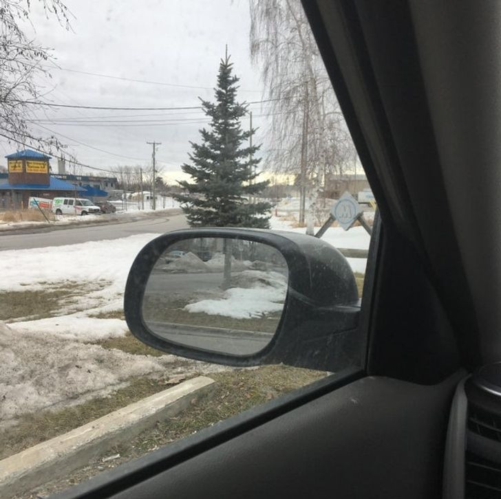 13. Kur pasqyrimi i pasqyrës përshtatet në mënyrë të përsosur: