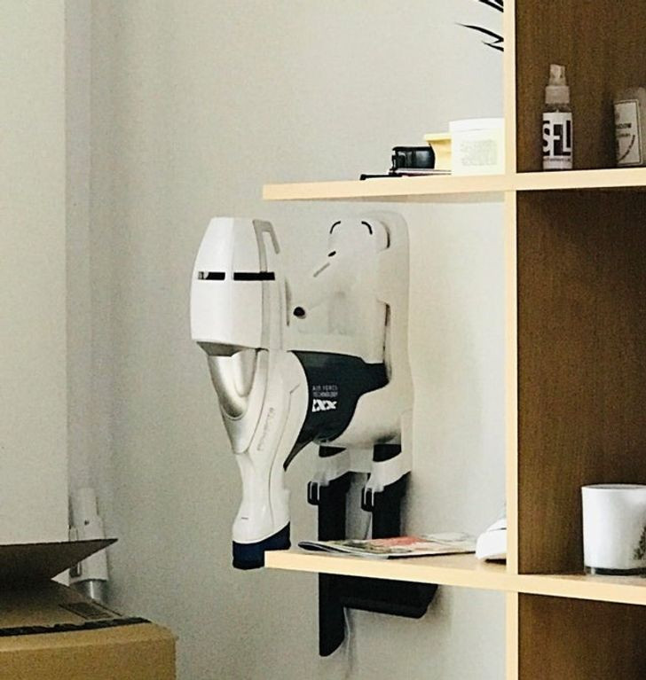 20. Ky robot si mace është në të vërtetë një fshesë me korrent!