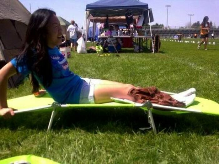 Fotot që krijojnë iluzione optike kur kombinohen me titujt përkatës...