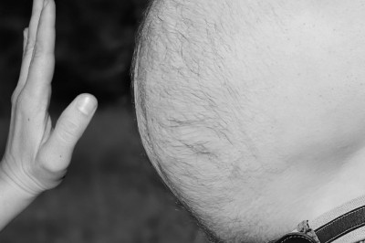 8 pijet që shkaktojnë fryrje barku dhe pse duhen shmangur